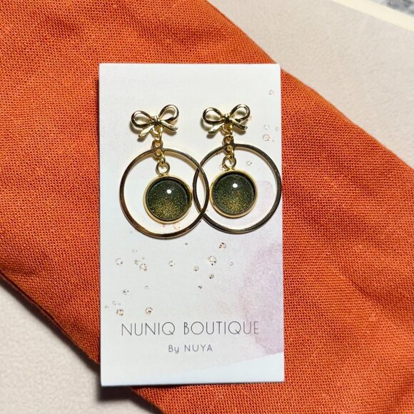 Pearly Olive Bow Earrings - Picture 1 of 1